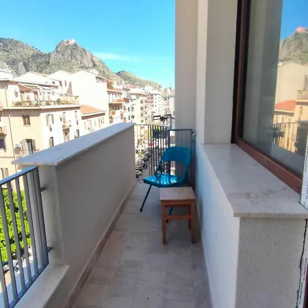 Apartment Utveggio View *