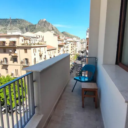 Apartment Utveggio View *