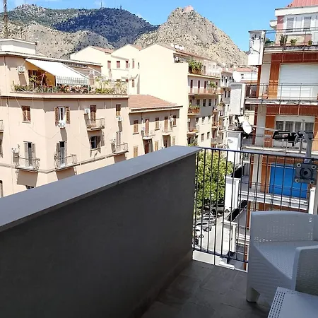 Apartment Utveggio View *